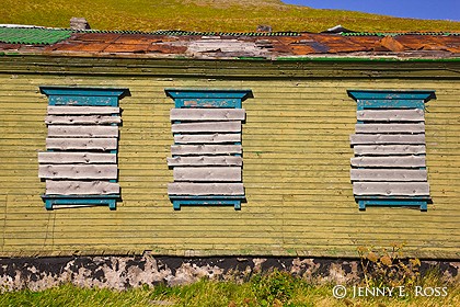 Abandoned border guard station, Medny Island